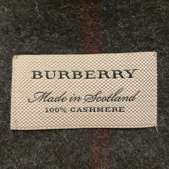 Auth Burberry 💯 Cashmere Nova Check Scarf Gray Black Red - Picture 10 of 10